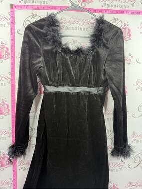 Gallery long dress Black Velvet Long-Sleeve Dress with Feather Trim